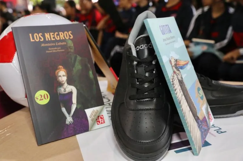 Tenis, Libros Y Equipamiento Fortalecen Estrategia Contra El Abandono Escolar: See 19 Tenis Libros Y Equipamiento Fortalecen Estrategia