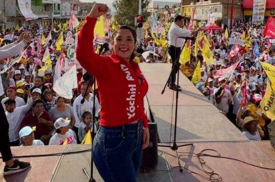 A una horas de tomar posesión como diputada Xóchitl Ruiz sale del PRI