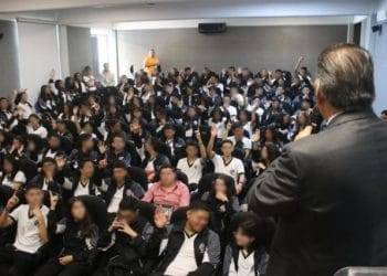 Imparte FGE charlas de prevención de adicciones a estudiantes de Morelia