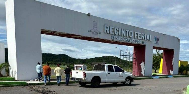 En Apatzingán, Alistan recinto ferial para celebrar la Fiesta Octubrina 2024