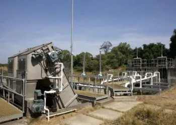 Roban Llantas De Contenedor En El Ferrocarril