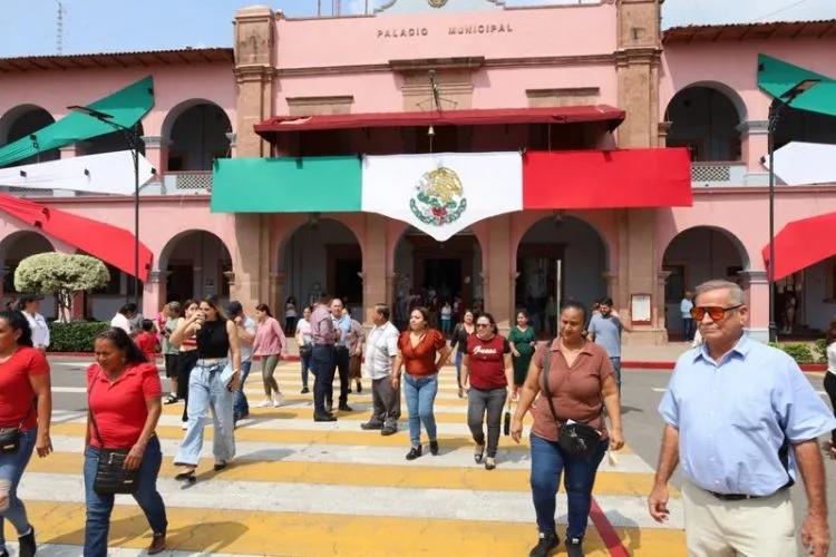 Coordina Protección Civil  De Apatzingán, Simulacros Por Sismo En Varias Dependencia Del Municipio