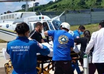 Paciente malherido en volcadura es trasladado en helicóptero de Coalcomán a Morelia