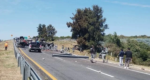 Se Accidentan Elementos De La Gn En La Autopista, Hay 2 Muertos Y 20 Heridos 23 Inicia Cedh Queja De Oficio Vs Ayuntamiento De Tzintzuntzan Captura De Animales