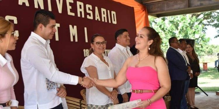 Asiste Hugo Molina al 29 aniversario del plantel ICATMI, Apatzingán 1 Menor cortador de aguacate muere electrocutado en Peribán