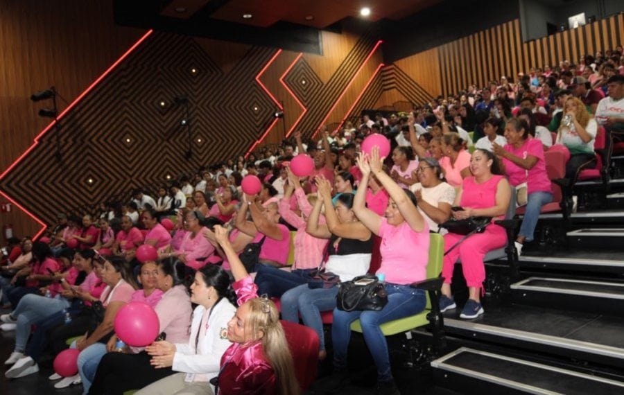 Conferencia conmemoran Dia contra el Cancer de Mama | El Día de Michoacán