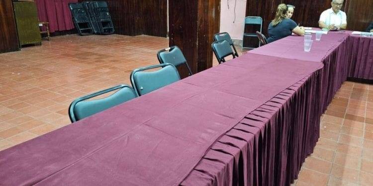 En Apatzingán, Abandonan regidores de oposición sesión en cabildo 1 En Apatzingan Abandonan regidores de oposicion sesion en cabildo - El día de Michoacán