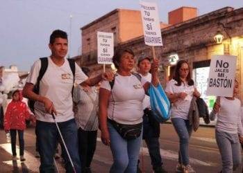 Entrega Secretaria del Bienestar bastones - El día de Michoacán