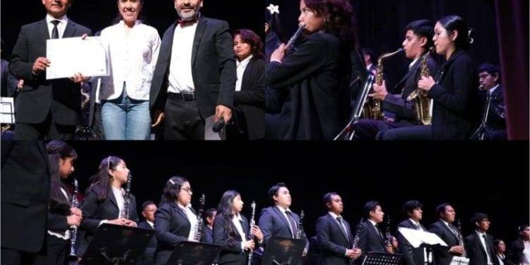 Exitosa presentación de la Banda Juvenil de Tiríndaro, la cual recordó a Juan Gabriel 1 Exitosa presentación de la Banda Juvenil de Tiríndaro, la cual recordó a Juan Gabriel