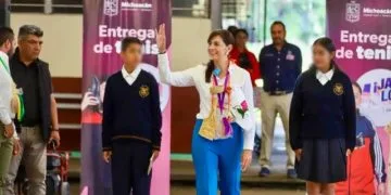 Activista Heydi León Recibe Premio Michoacano Del Orgullo Por Defensa De Las Mujeres Trans