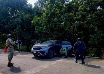 Bedolla informa a Sheinbaum afectaciones por huracán John