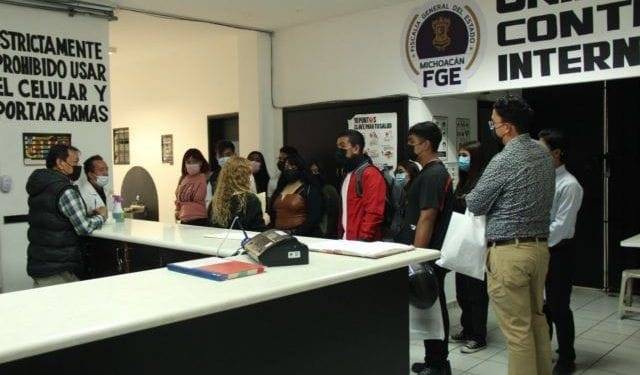 Visitan estudiantes de Derecho de la UMSNH, instalaciones de la Fiscalía General 1 Ofrece Fiscalía General, recompensa para localizar y detener a Pedro Daniel Cervantes Ovando, presunto responsable de la desaparición de una mujer