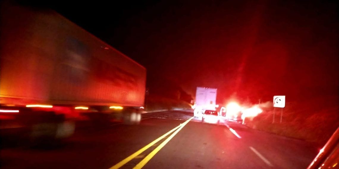 Se Incendia Camión Tortón En La Autopista Siglo Xxi