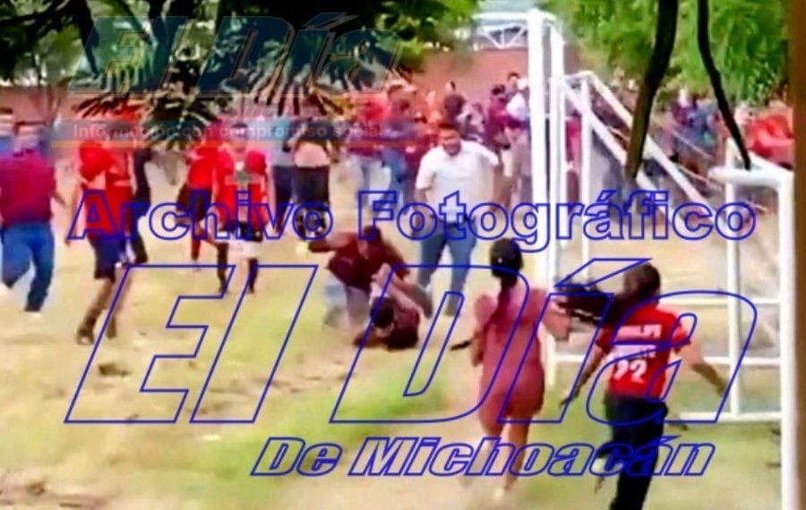 Pelea Campal En Cuadrangular De Futbol En La Florida De Apatzingán (Video)