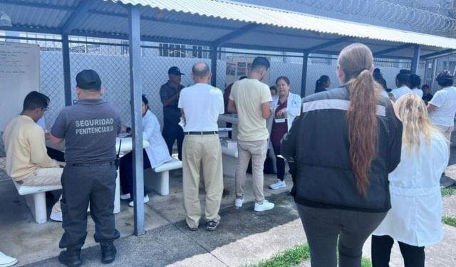 Llevan servicios de salud a internos de los penales de La Piedad y Zamora 1 salud a internos de los penales de La Piedad y Zamora - El Día de Michoacán