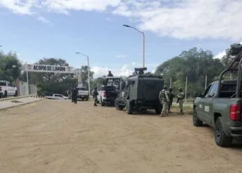 Renovación Tecnológica En Escuelas De Michoacán Beneficiará A 65 Mil Estudiantes: Bedolla