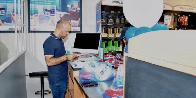 Sherwin Williams abre tienda en Apatzingán