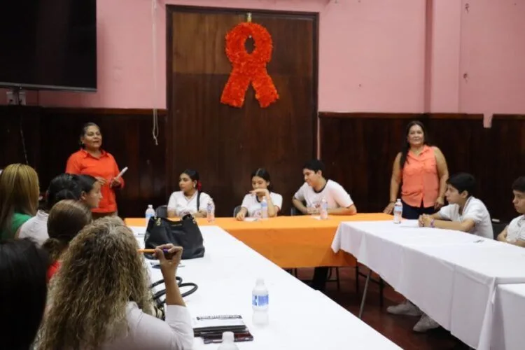 En Apatzingán, Imparten Conferencia En El Día Naranja 20 En Apatzingán, Imparten Conferencia En El Día Naranja