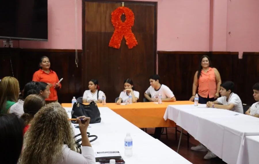 En Apatzingán, Imparten Conferencia En El Día Naranja 19 En Apatzingán, Imparten Conferencia En El Día Naranja