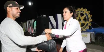 Fanny Arreola Entrega Despensas A Trbajadores Agricolas 2 - El Día De Michoacán