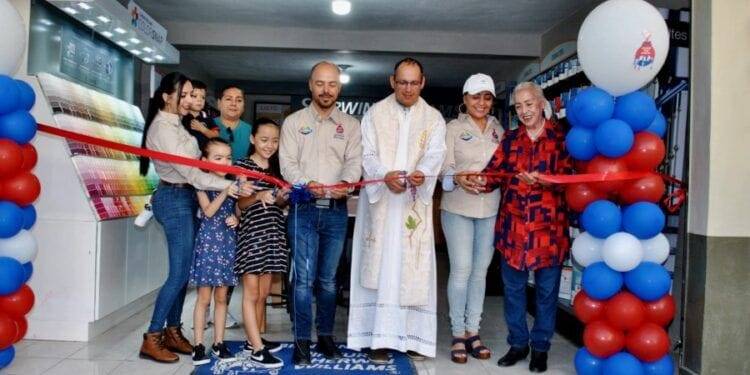 Sherwin Williams abre tienda en Apatzingán