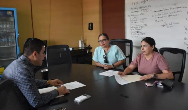 Regidor De Educación Hugo Molina, Se Reúne Con Docentes Del Centro De Atención Múltiples 22 Renovación Tecnológica En Escuelas De Michoacán Beneficiará A 65 Mil Estudiantes: Bedolla