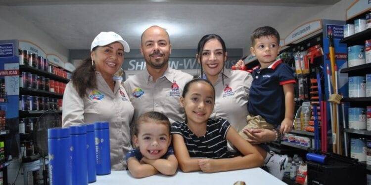 Sherwin Williams abre tienda en Apatzingán