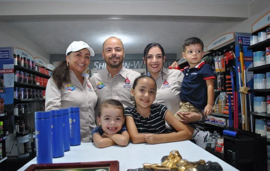 Sherwin Williams abre tienda en Apatzingán