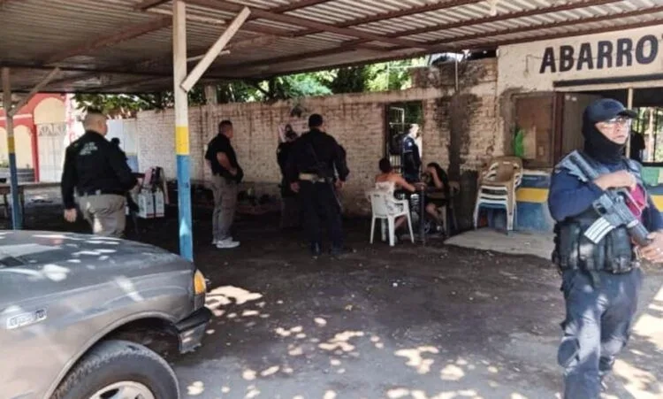 Clausuran Palenque Clandestino En Apatzingán 21 Clausuran Palenque Clandestino En Apatzingán