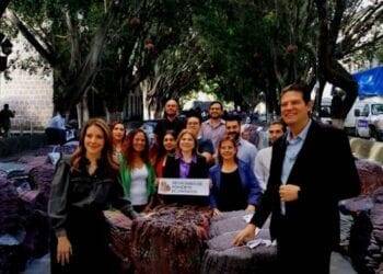 Renovación tecnológica en escuelas de Michoacán beneficiará a 65 mil estudiantes: Bedolla