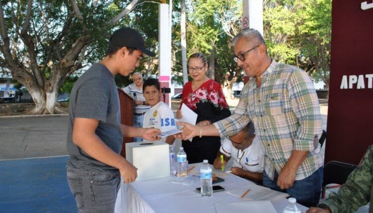 Realiza Gobierno De Apatzingán Sorteo Del Servicio Militar Nacional Clase 2006 Y Remisos 20 Realiza Gobierno De Apatzingán Sorteo Del Servicio Militar Nacional Clase 2006 Y Remisos