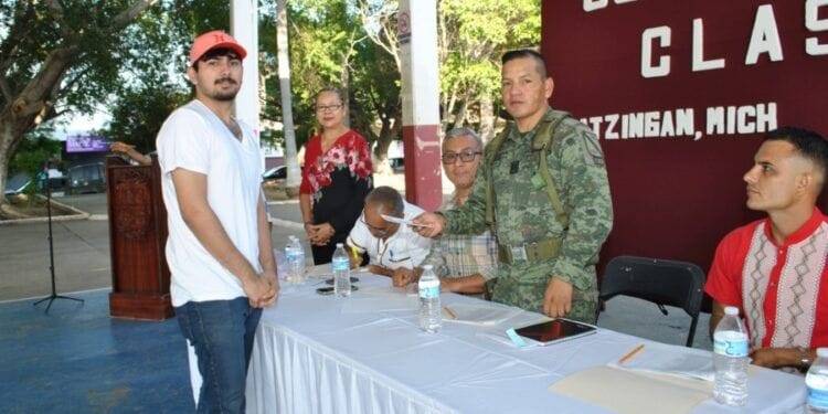 Realiza Gobierno de Apatzingán sorteo del Servicio Militar Nacional clase 2006 y remisos