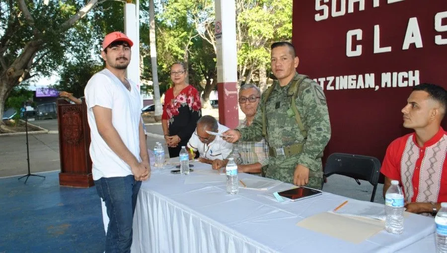 Realiza Gobierno de Apatzingán sorteo del Servicio Militar Nacional clase 2006 y remisos