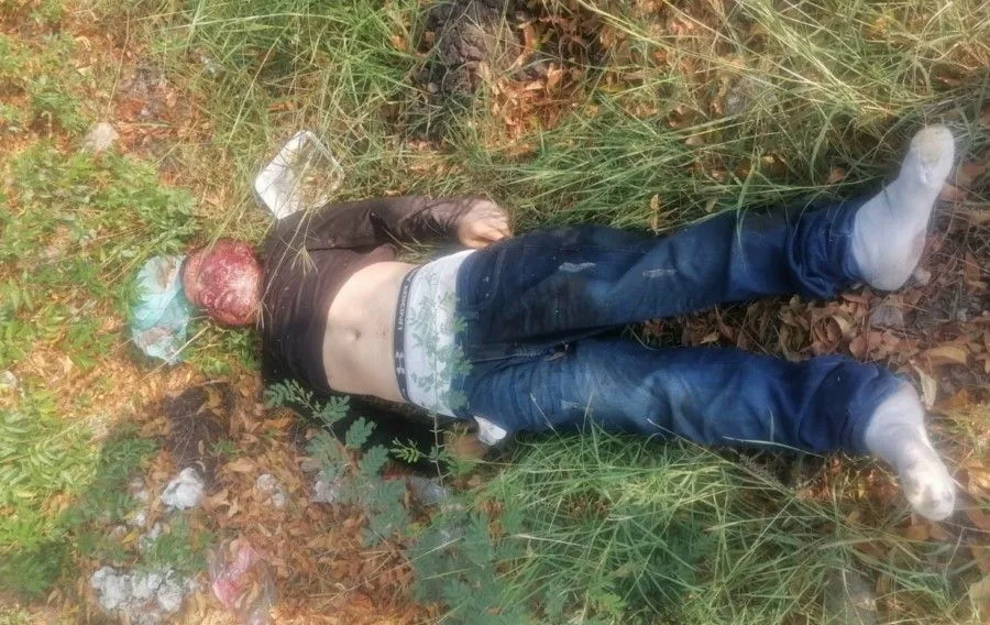 En Parácuaro, Abandonan Cadáver A Un Costado De La Carretera Apatzingán - Cuatro Caminos 19 Tiran Cadaver En Paracuaro