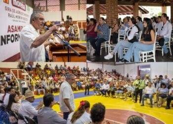 Tractocamión se sale de la carpeta asfáltica en la Siglo XXI