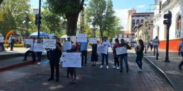 Encienden La Monumental Catrina En Apatzingán