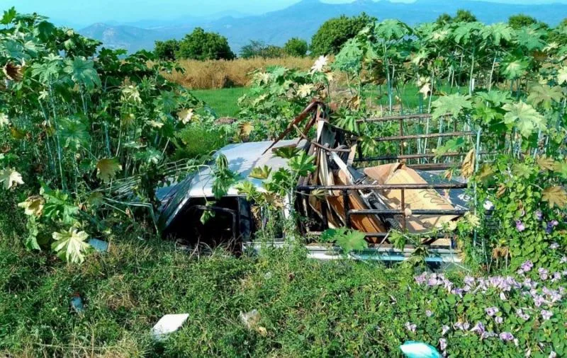 Borracho Cae Con Camioneta A Canal De Aguas Negras En Apatzingán 19 Borracho Cae Con Camioneta A Canal De Aguas Negras En Apatzingán
