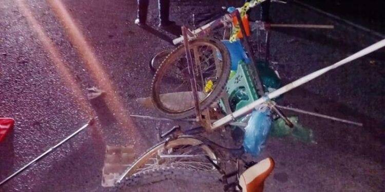 Cafre atropella a un adulto mayor en su auto en la carretera Apatzingán–Cuatro Caminos; el anciano murió