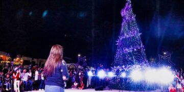 Árbol Navideño En Apatzingán  Se Celebra Con Unión Y Esperanza: Fanny Arreola