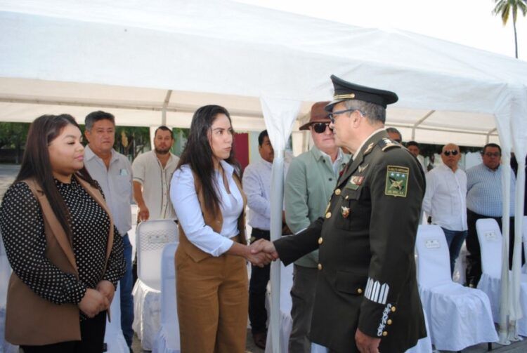 Fanny Arreola Invitada Especial A La Toma De Protesta De Nuevo Comandante De La 43ª Zona Militar