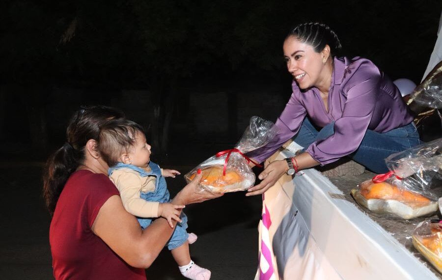 Fanny Arreola obsequia mil cenas de fin año en Apatzingán