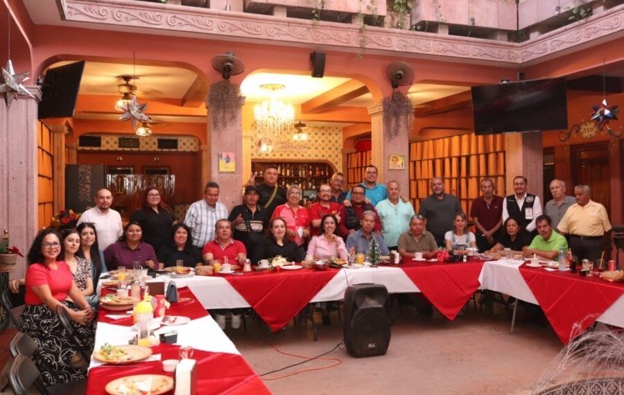 Fanny Arreola Se Reúne Con Medios De Comunicación De Apatzingán