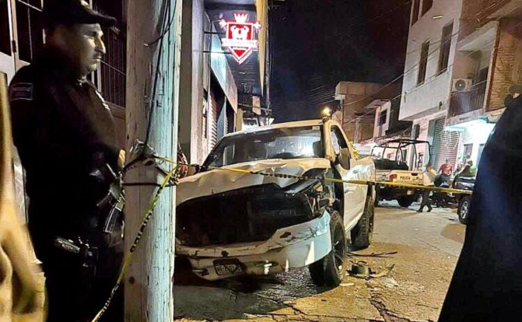 Camioneta Embiste A Participantes De Desfile Navideño En Los Reyes; Hay Dos Muertos Y Al Menos 10 Heridos