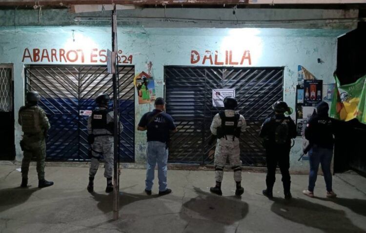 En Apatzingán, Catea Fge Tienda Que Vendía Droga En La Colonia Morelos; Hay Tres Detenidos 21 En Apatzingán, Catea Fge Tienda Que Vendía Droga En La Colonia Morelos; Hay Tres Detenidos