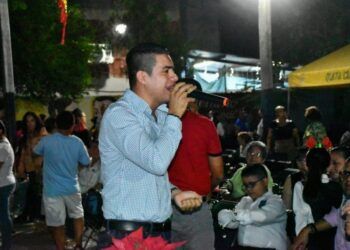 Se Busca Dotar De 80 Computadoras Para Alumnos De Primaria En Apatzingán: Hugo Molina