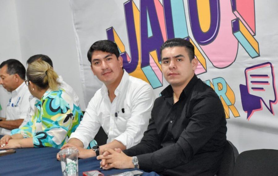 Regidor Hugo Molina organiza debate Jalo en coordinación con Ijumich en Apatzingán para festejar 100 días de que asumió el cargo
