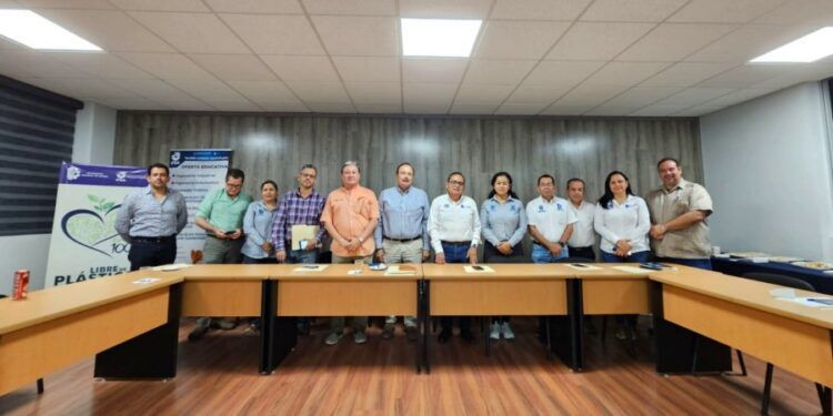 Reinstala TecNM Campus Apatzingán Consejo de Vinculación 1 Reinstala TecNM Campus Apatzingán Consejo de Vinculación