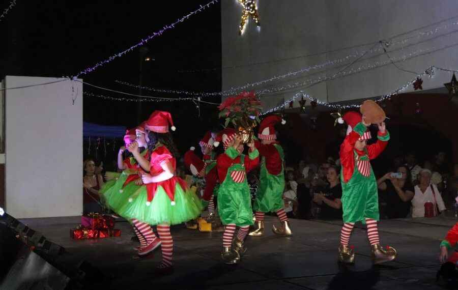 Se presentan villancicos navidenos en Apatzingan | El Día de Michoacán