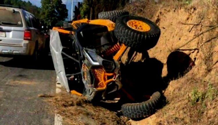 Un Adolescente Muerto Y Dos Heridos Al Volcar Vehículo Razer En Tancítaro