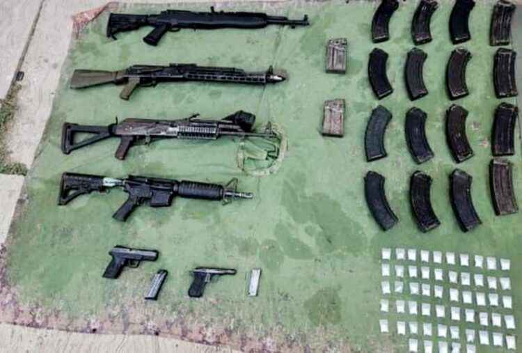 Ssp, Defensa Y Gn Aseguran 6 Armas De Largas, 20 Cargadores Y  Mil 255 Municiones De Diferentes Calibres En «Las Colonias» De Apatzingán